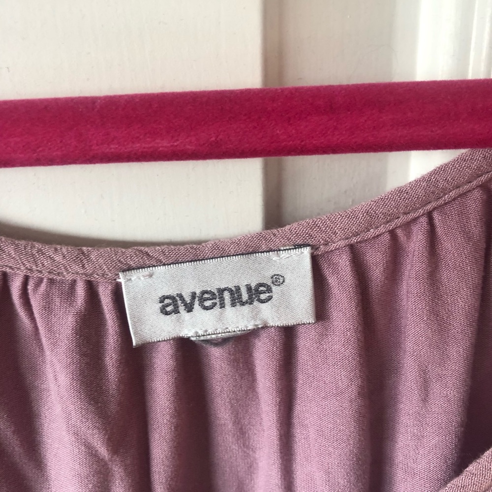 Avenue short sleeve rose colored with eyelet trim on front bottom size 24W - Picture 2 of 4